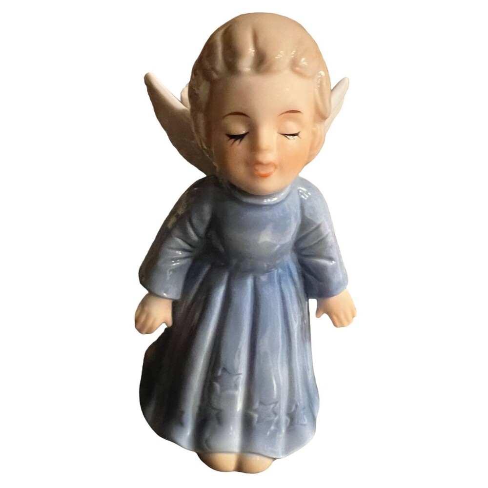 Angel carrying Basket Seymour Mann Porcelain Figurine Christmas Holidays Vintage